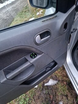 Ford fiesta 1.4 tdci - 5