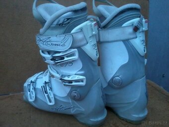 Lyžáky Atomic dámské  25,5 - 5
