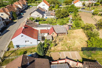 Prodej rodinný dům 3+1 se dvorem a zahradou v Šardicích, RD - 5