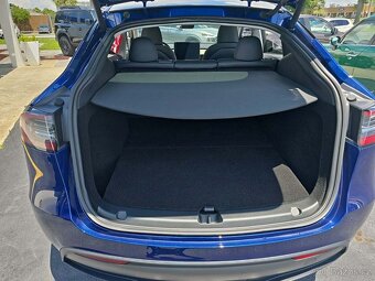 Tesla Model Y Long Range 2025 - 5
