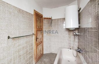 Prvorepubliková vila s třemi bytovými jednotkami, Lovosice, - 5