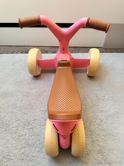 Berg GO² retro pink odrážedlo - 5