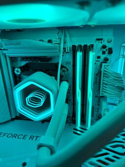 Herní PC AM5/Ryzen 7/RTX 5070 12GB/32GB RAM/2TB NVMe - 5