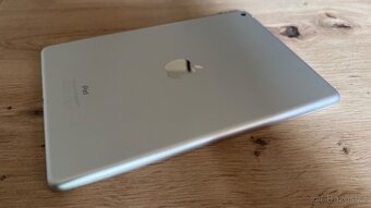 Apple iPad 6 32GB, příslušenství, 1900Kč - 5