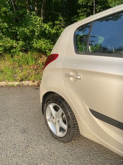 Hyundai i20 1.4i 2009 - 5