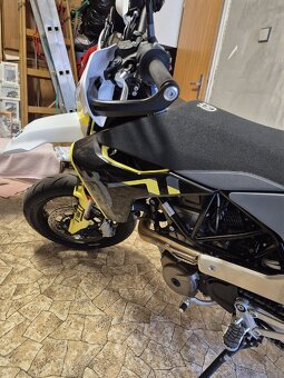 Husqvarna 701 supermoto - 5