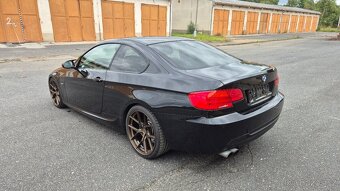 BMW 330i M Sportpaket Manuál E92 Xenon Nebouraný TOP stav - 5