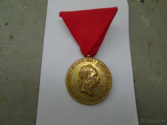 ODZNAKY MINCE A VYZNAMENANÍ - 5