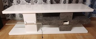 TV stolek bílý lesklý - 5