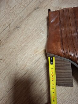 Damske kotnikove boty 39 - 5