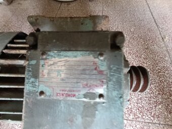 Prodám starý elektromotor - 5