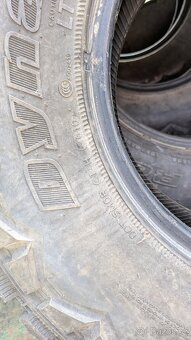 Pneu 235/85 R16 - 5