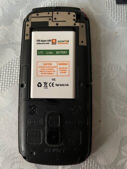 Mobily tlačítkové nejen pro seniory - 5