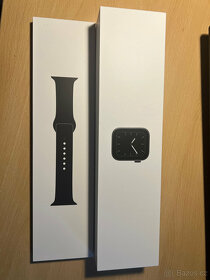 Apple Watch 5 44 mm, Space Grey, hliník s černým řemínkem - 5