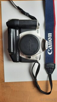 Canon EOS 300 + Battery Pack BP-200 - 5
