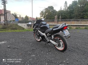 Honda CBR 600 F4 - 5