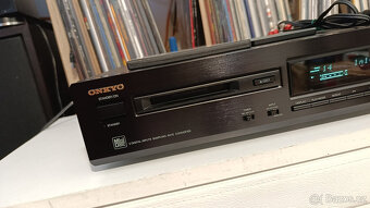 ONKYO MD-2321 Stereo Minidisc Recorder + DO - 5