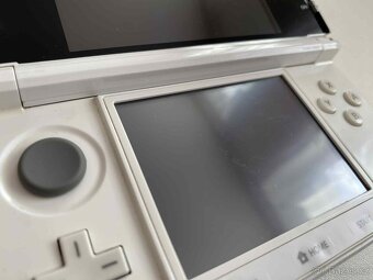 Nintendo 3DS White + 64GB SD karta - 5
