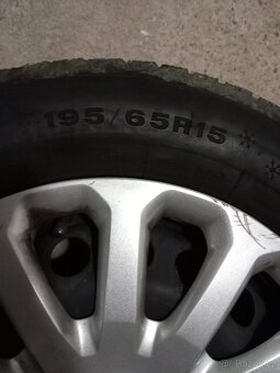 Gumy 195 65 R15 - 5