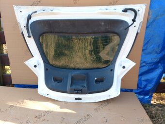 Zadni viko Renault Megane lll RS - 5