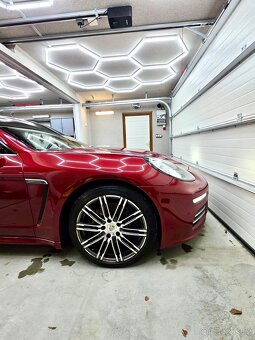 Porsche Panamera 4 - 5