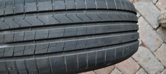 Skoro úplně nové pneumatiky najeto pouze 1000 km - 5