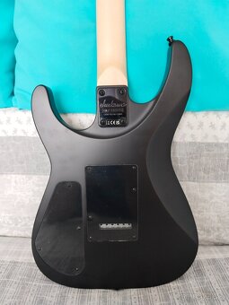 Prodám Jackson JS22 Dinky BLK AH s pevným pouzdrem - 5