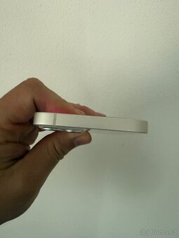 iPhone 13 128 GB bílá - 5