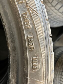 Prodám pneu 255/35/19 Dunlop 6mm DOT 10/22 - 5