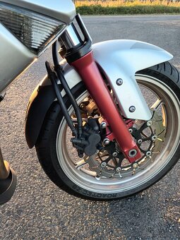 Kawasaki ER6 - 5