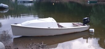 Kajutová loďka s 4hp motorem - 5