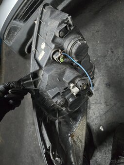 Hyundai H1 světla, kapota - 5