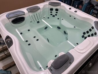 Vířivá vana Villeroy & Boch - 5