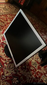 Monitor NEC a ASUS - 5