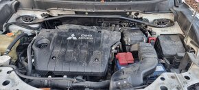 MITSHUBISHI OUTLANDER 2.2 DI-D 4N14 2012 - 5