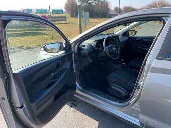 Hyundai I20, 1.2i, 22600km, rok 2023 - 5