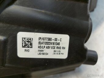 TESLA MODEL 3 pravá přední svítilna RHD - 5