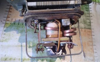 Regulátor dynama 6V - 5