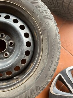 4 x Zimní pneu - Plechové disky - Poklice - 205/60 R16 - 5