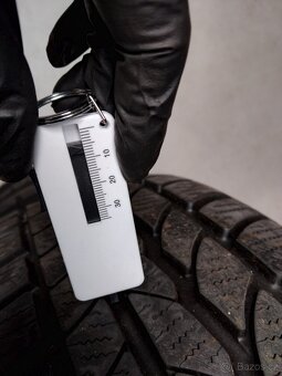 Prodám zimní pneu 215/60R17 96H Continental - 5