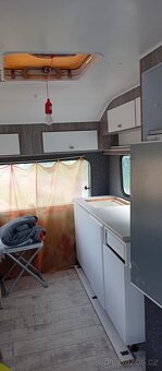 Prodám Karavan . - 5