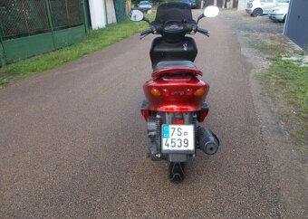 Yamaha YP 124 benzín 8 kw - 5