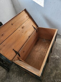 Starožitná ručně malovaná truhla z roku 1818 – lidový - 5