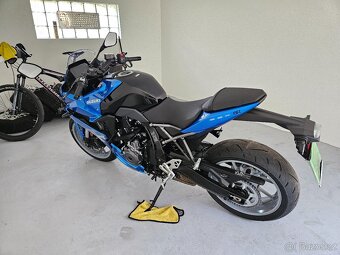 Suzuki GSX-8R_modrá perleť_rok 2025 - 5