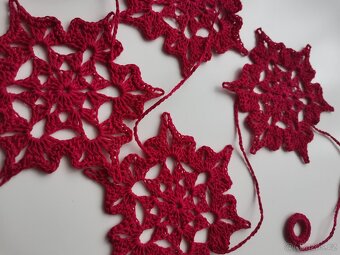 Vločky závěs červený - 5