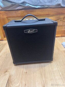 Prodám baskytaru pro leváky k tomu: kombo+stojan+sadu strun - 5