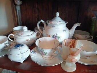 Celou pozůstalost včetně prosklené skříně 👍 - 5