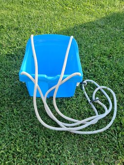 Plastová houpačka - 5