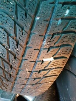 Zimní 225/60 r17 nokian - 5