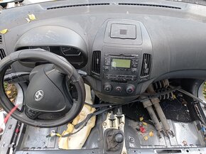 Hyundai i30 1.4 na díly - 5